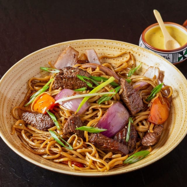 Tallarin Saltado de Lomo (Tenderloin Steak).