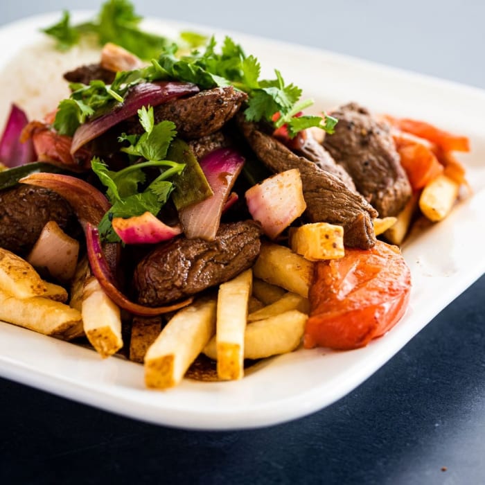 Lomo Saltado.